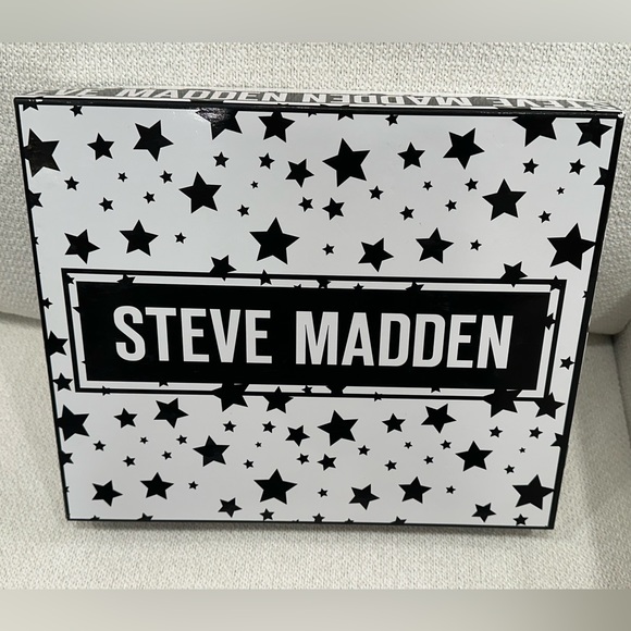 Steve Madden 2 Piece Gift Set~Black Pom Beanie & Black Crossbody Purse~New~$88 - Picture 12 of 13
